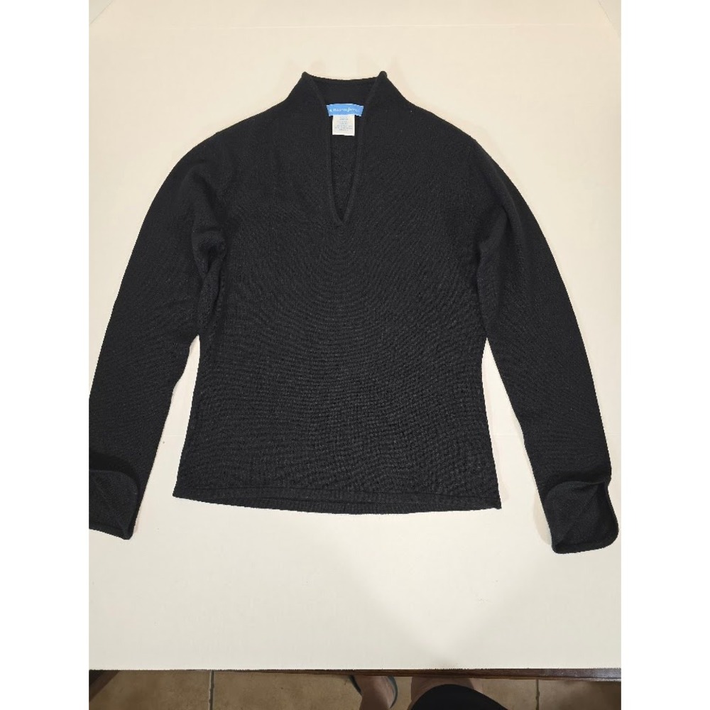 Elizabeth James Black Knit Top Mock Neck Long‎ Sleeve V-Cut Pullover